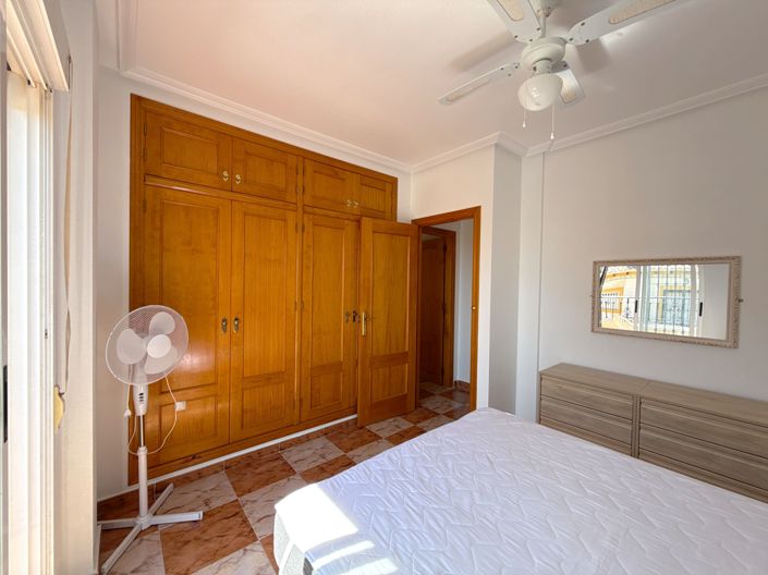 Image No.9-2 Bed Townhouse for sale