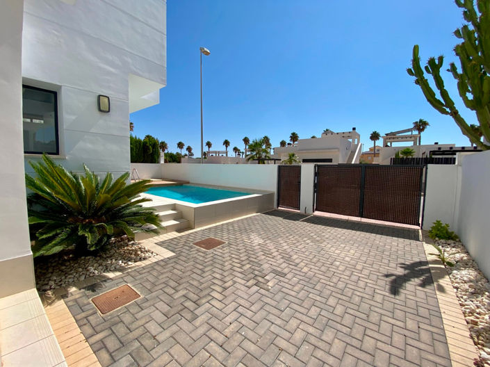 Image No.14-3 Bed Villa for sale