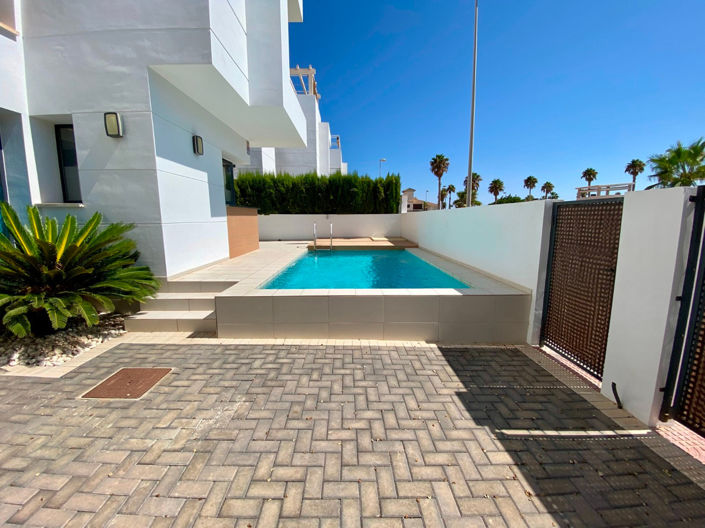 Image No.15-3 Bed Villa for sale