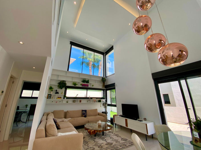 Image No.21-3 Bed Villa for sale