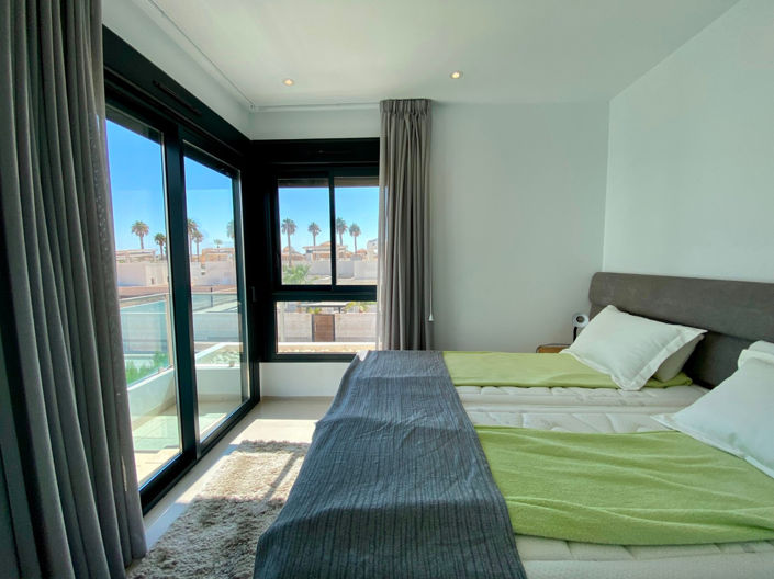 Image No.6-3 Bed Villa for sale