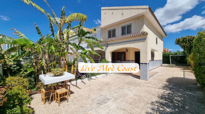 Image No.1-4 Bed Villa for sale