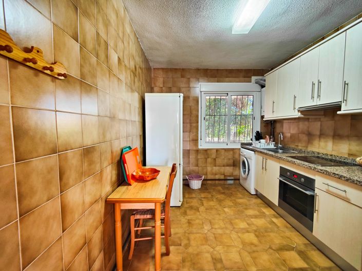 Image No.26-3 Bed Apartment for sale