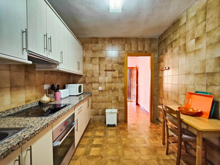 Image No.28-3 Bed Apartment for sale