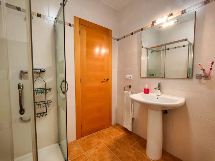 Image No.35-3 Bed Apartment for sale