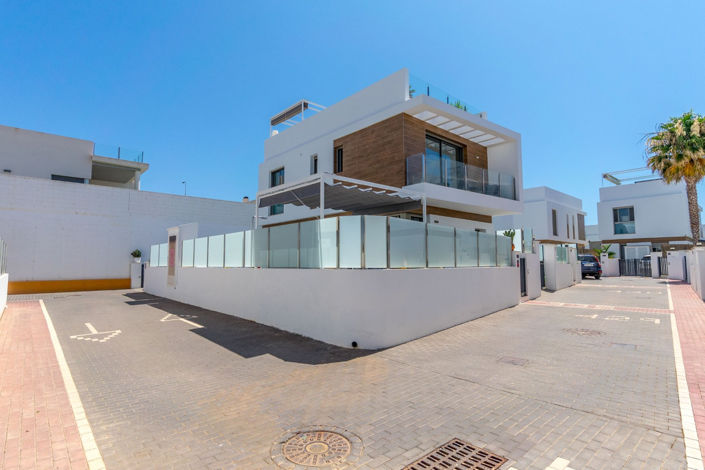 Image No.1-3 Bed Villa for sale