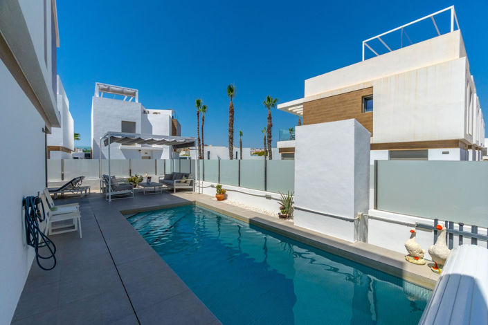 Image No.40-3 Bed Villa for sale