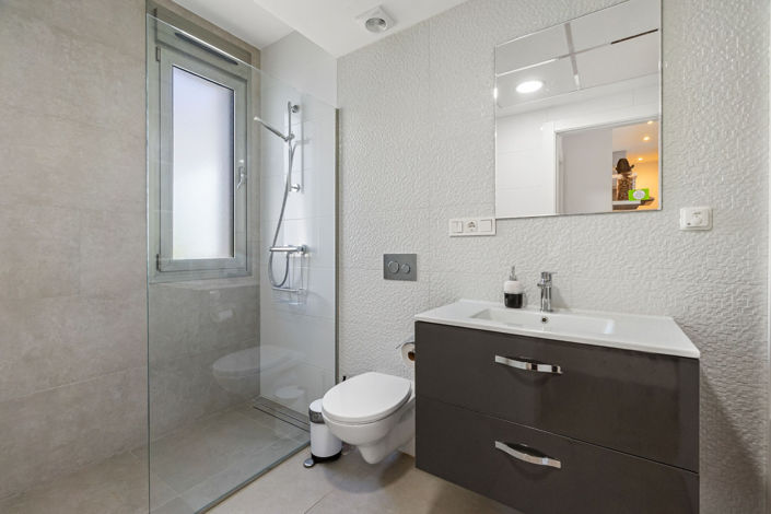 Image No.9-3 Bed Villa for sale