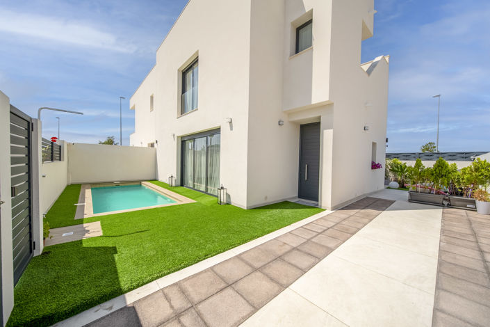 Image No.1-2 Bed Villa for sale