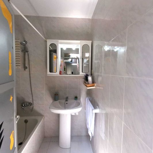 Image No.12-4 Bed Townhouse for sale