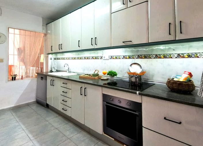 Image No.7-4 Bed Townhouse for sale