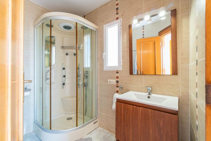 Image No.42-4 Bed Villa for sale