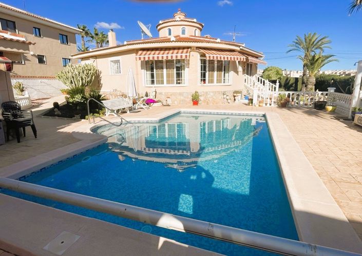 Image No.1-5 Bed Villa for sale