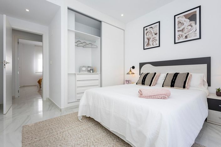 Image No.28-2 Bed Apartment for sale