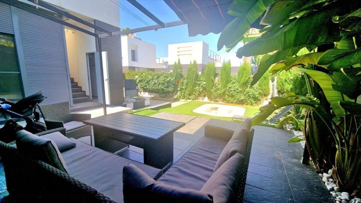 Image No.8-2 Bed Townhouse for sale