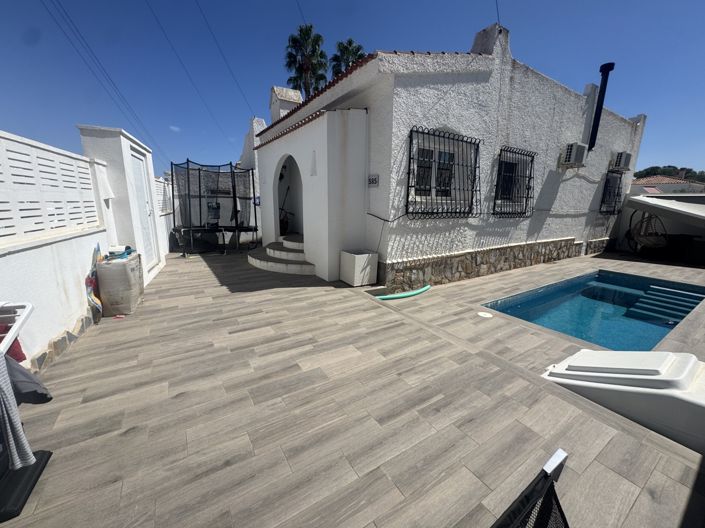 Image No.1-2 Bed Villa for sale