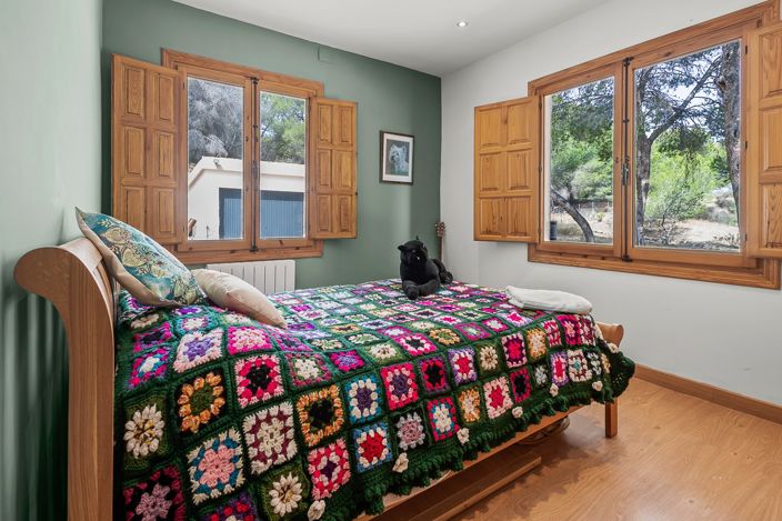 Image No.19-4 Bed Country House for sale