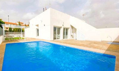 69825serenagolf2bedmodernbungalow