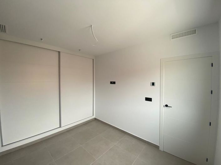 Image No.9-3 Bed Villa for sale