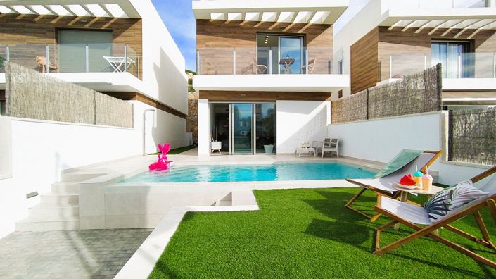 Image No.1-3 Bed Villa for sale