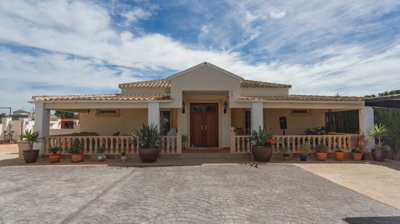 69831resale-detached-villa-heredadeswith-stab
