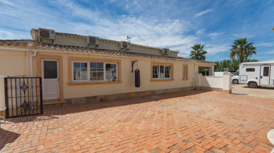 69831resale-detached-villa-heredadeswith-stab