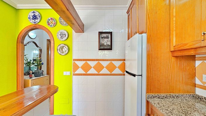 Image No.12-2 Bed Townhouse for sale