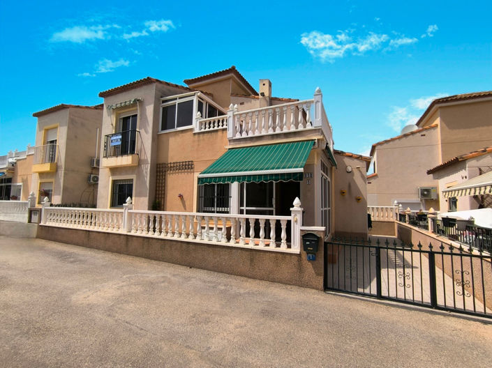 Image No.1-3 Bed Villa for sale