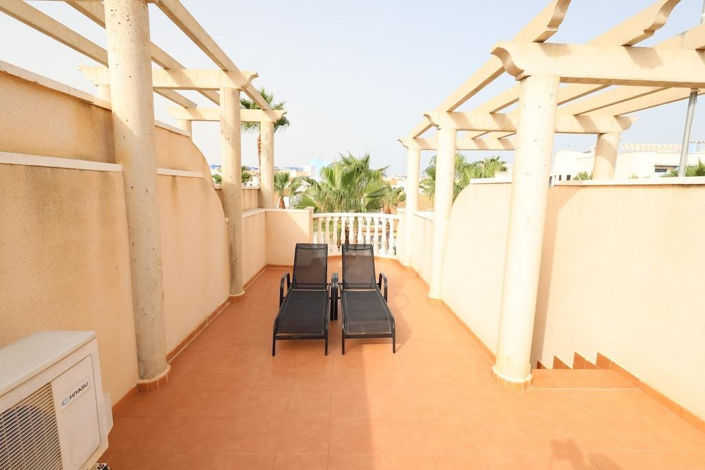 Image No.20-3 Bed Townhouse for sale