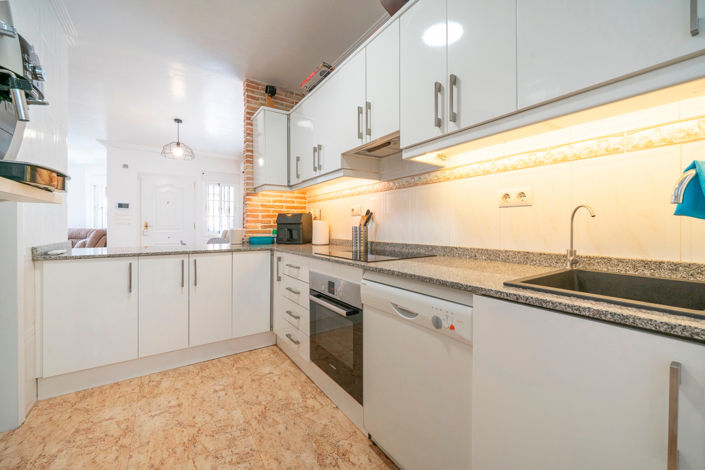 Image No.12-3 Bed Villa for sale