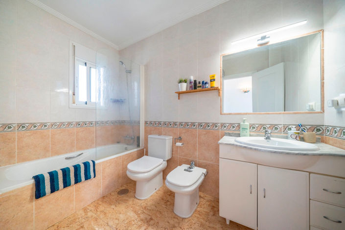 Image No.25-3 Bed Villa for sale