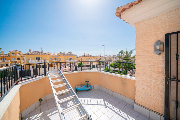 Image No.26-3 Bed Villa for sale