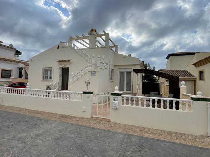 Image No.1-3 Bed Villa for sale