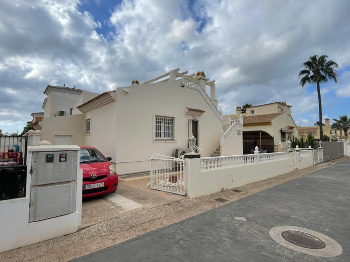 Image No.2-Villa de 3 chambres à vendre à Playa Flamenca