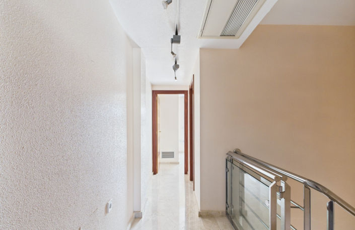 Image No.18-3 Bed Townhouse for sale