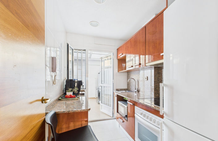 Image No.8-3 Bed Townhouse for sale