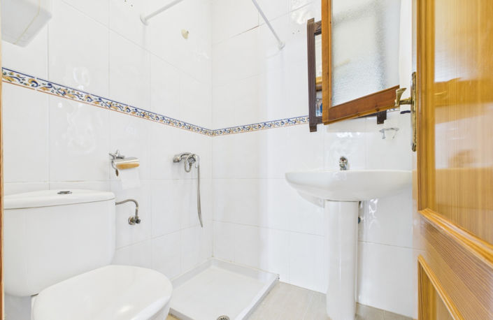 Image No.14-4 Bed Townhouse for sale