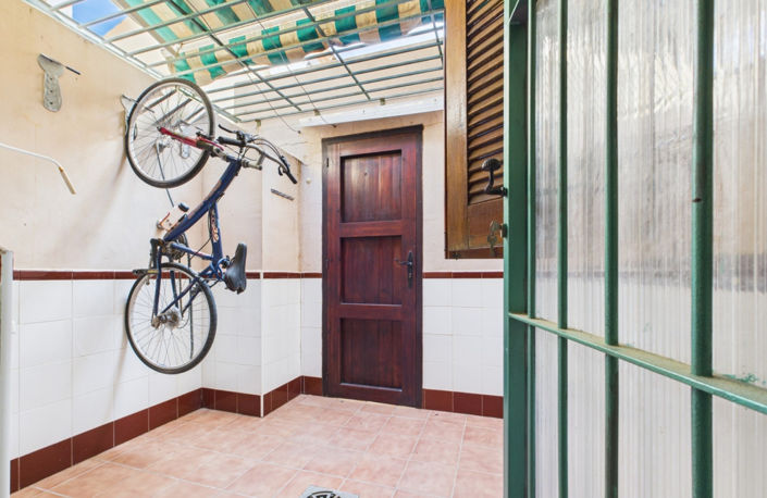 Image No.15-4 Bed Townhouse for sale