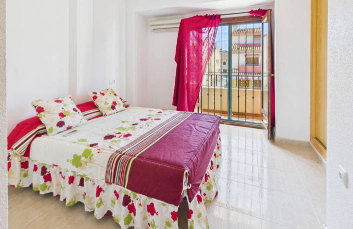 Image No.22-4 Bed Townhouse for sale