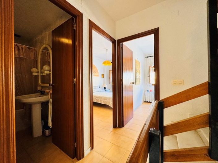 Image No.13-3 Bed Townhouse for sale