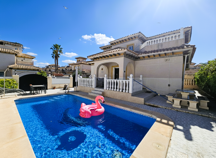 Image No.1-4 Bed Villa for sale