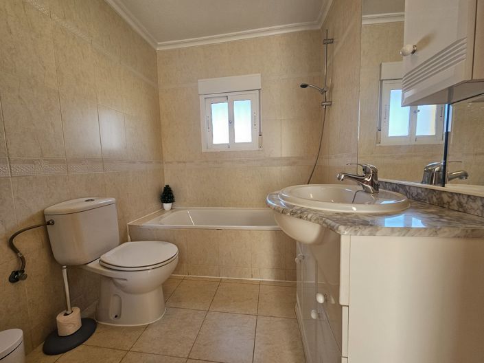 Image No.11-4 Bed Villa for sale