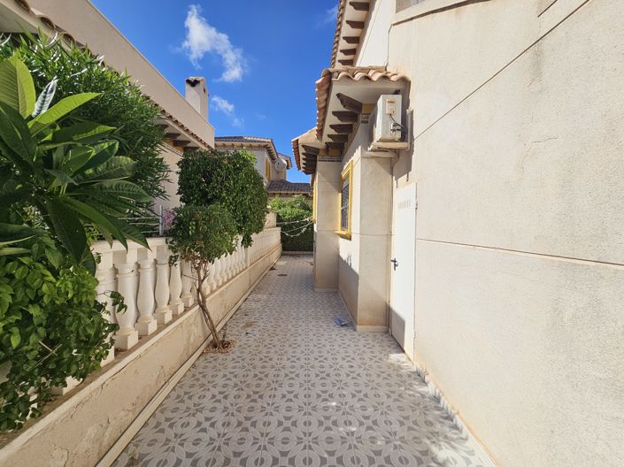 Image No.4-4 Bed Villa for sale