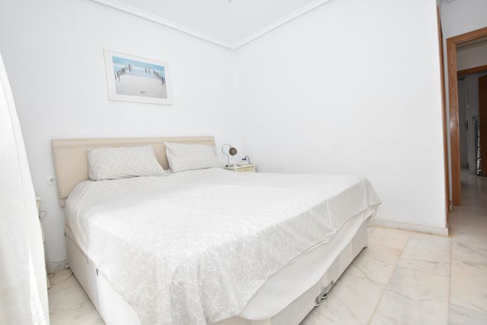 Image No.11-2 Bed Townhouse for sale