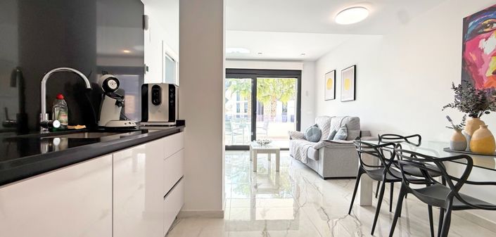 Image No.3-Appartement de 2 chambres à vendre à Los Altos