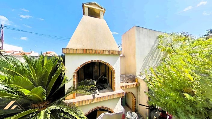 Image No.50-2 Bed Townhouse for sale