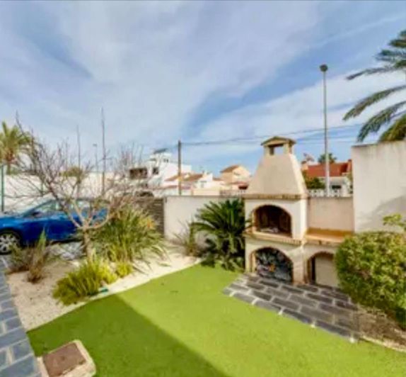 Image No.9-2 Bed Townhouse for sale