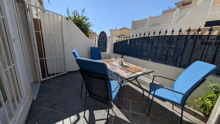 Image No.20-2 Bed Apartment for sale