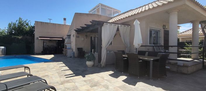 Image No.1-3 Bed House for sale