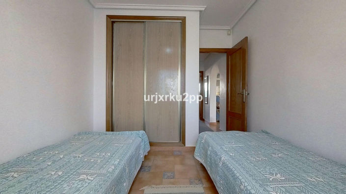 Image No.15-2 Bed Townhouse for sale